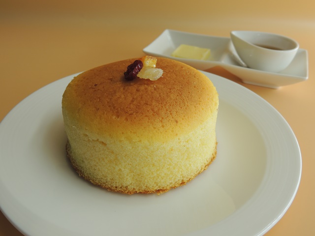 高尾山スミカ ２Fカフェレストラン「SUMIKA TABLE」に『ホットケーキ』が登場